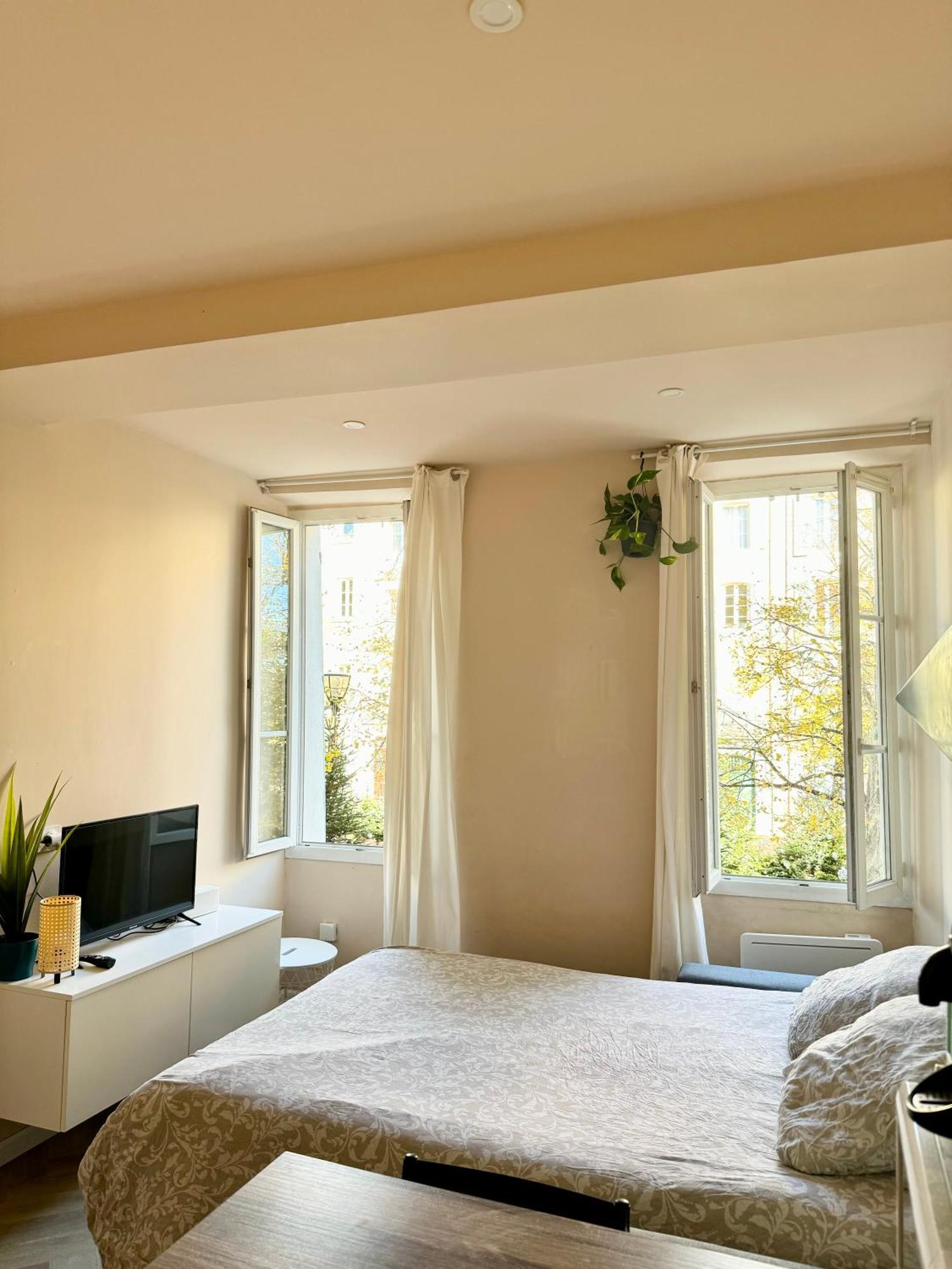 Studio Malibu Central, Lumineux Et Confortable Lägenhet Hyères Exteriör bild
